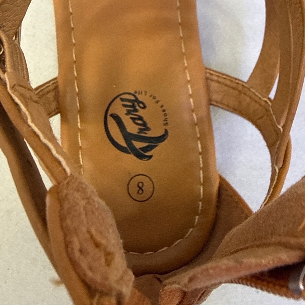 Trary Womens Tan Brown Strappy Gladiator Sandals Back Zip Flat Shoes Size 8 - Picture 7 of 8